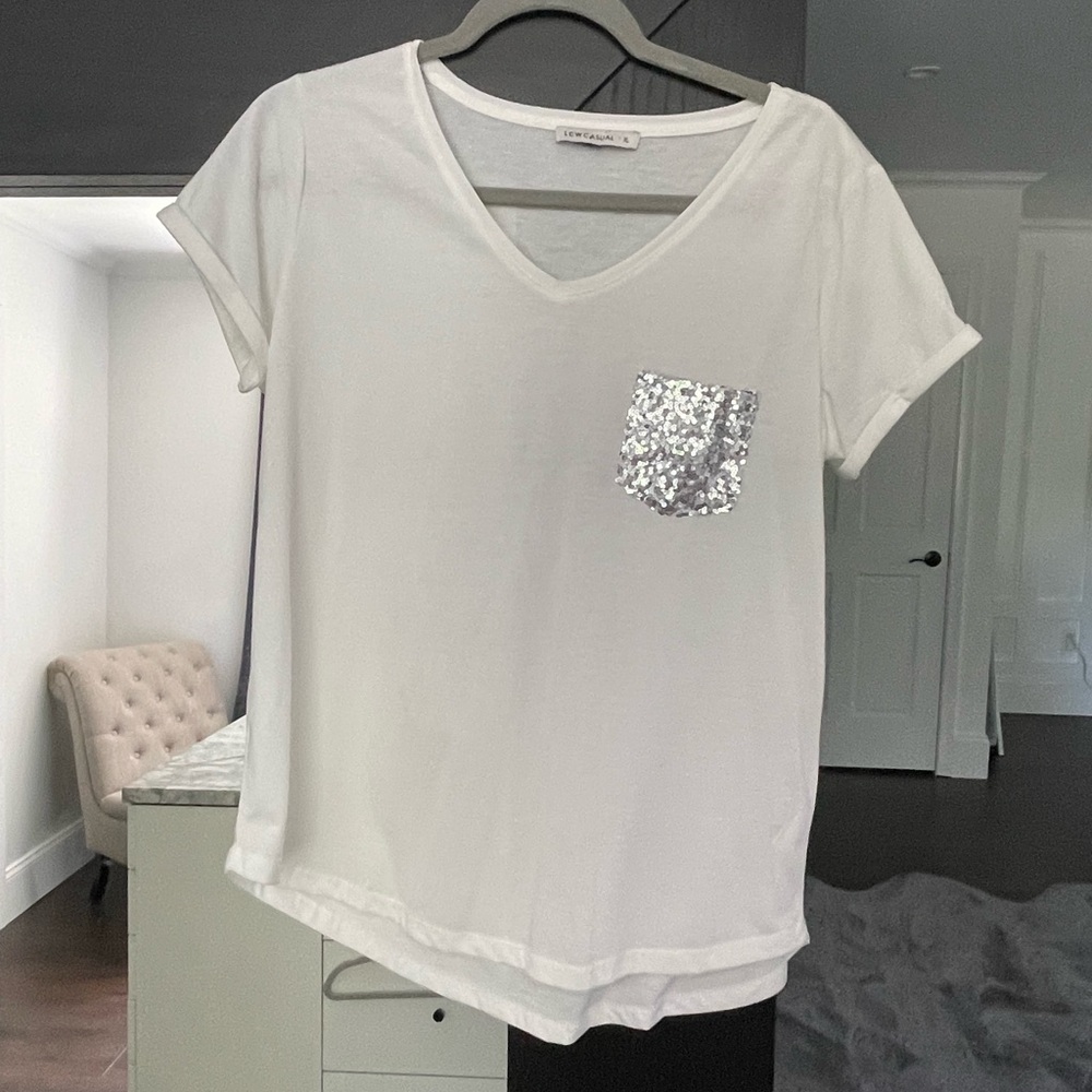 White Woman’s Short Sleeve top size XL